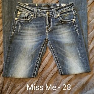 Miss Me Jean's- Size 28